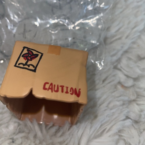 Pop mark Hirono echo Cute Figurine with box collectable item NWT resin plastic - Picture 9 of 14